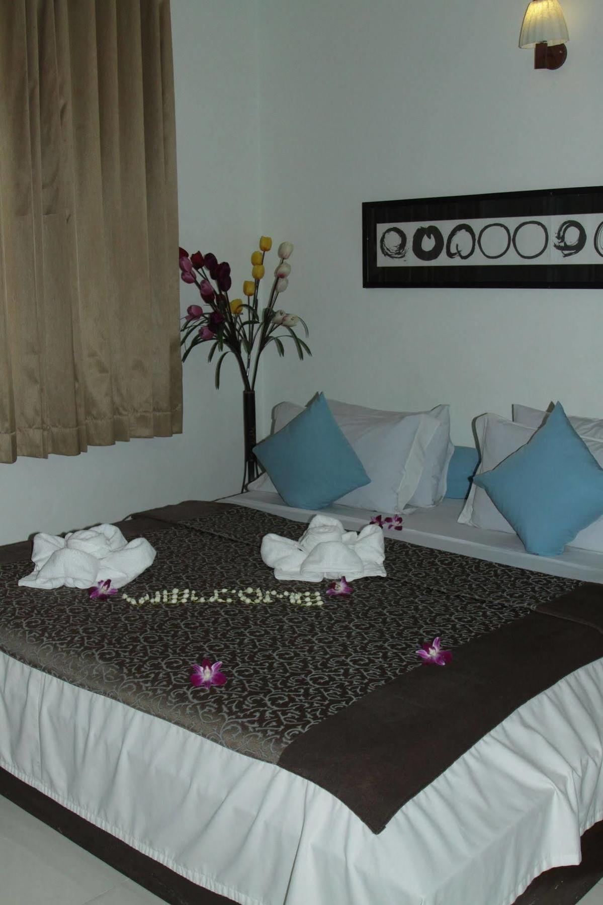 One Up - Banana Hotel Phnom Penh Exterior foto