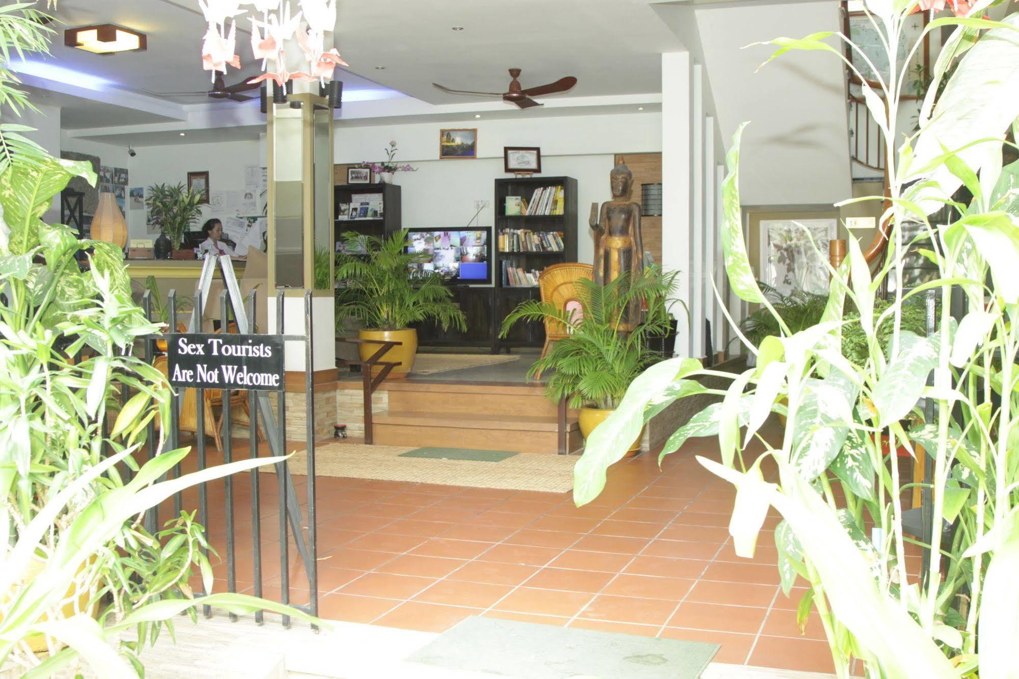 One Up - Banana Hotel Phnom Penh Exterior foto
