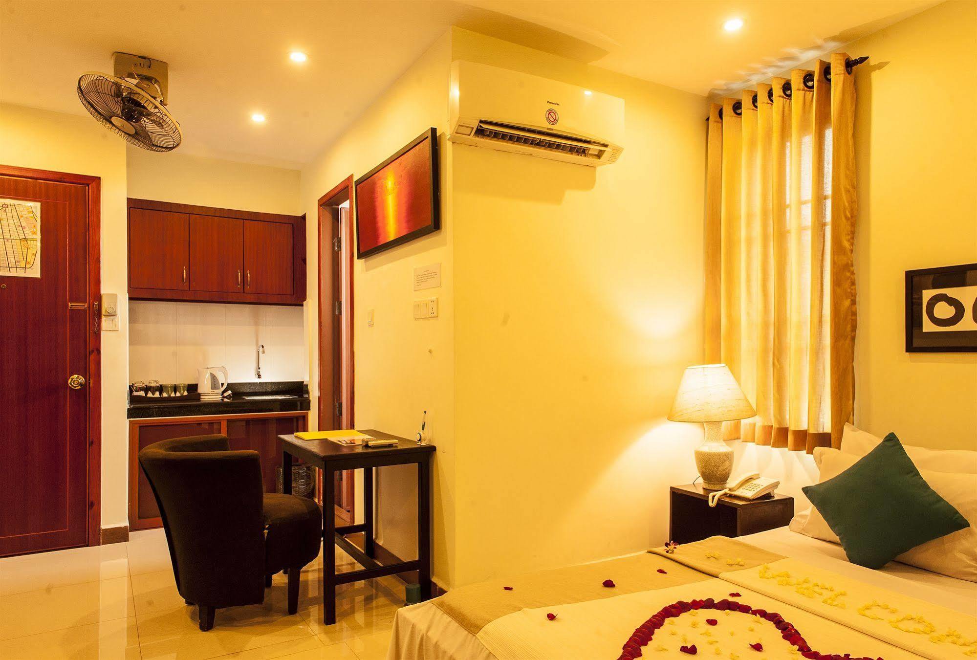 One Up - Banana Hotel Phnom Penh Exterior foto