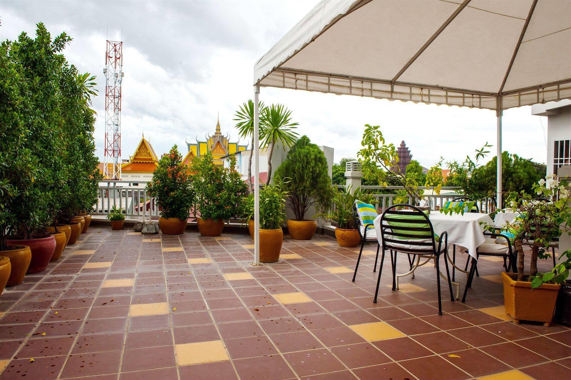 One Up - Banana Hotel Phnom Penh Exterior foto