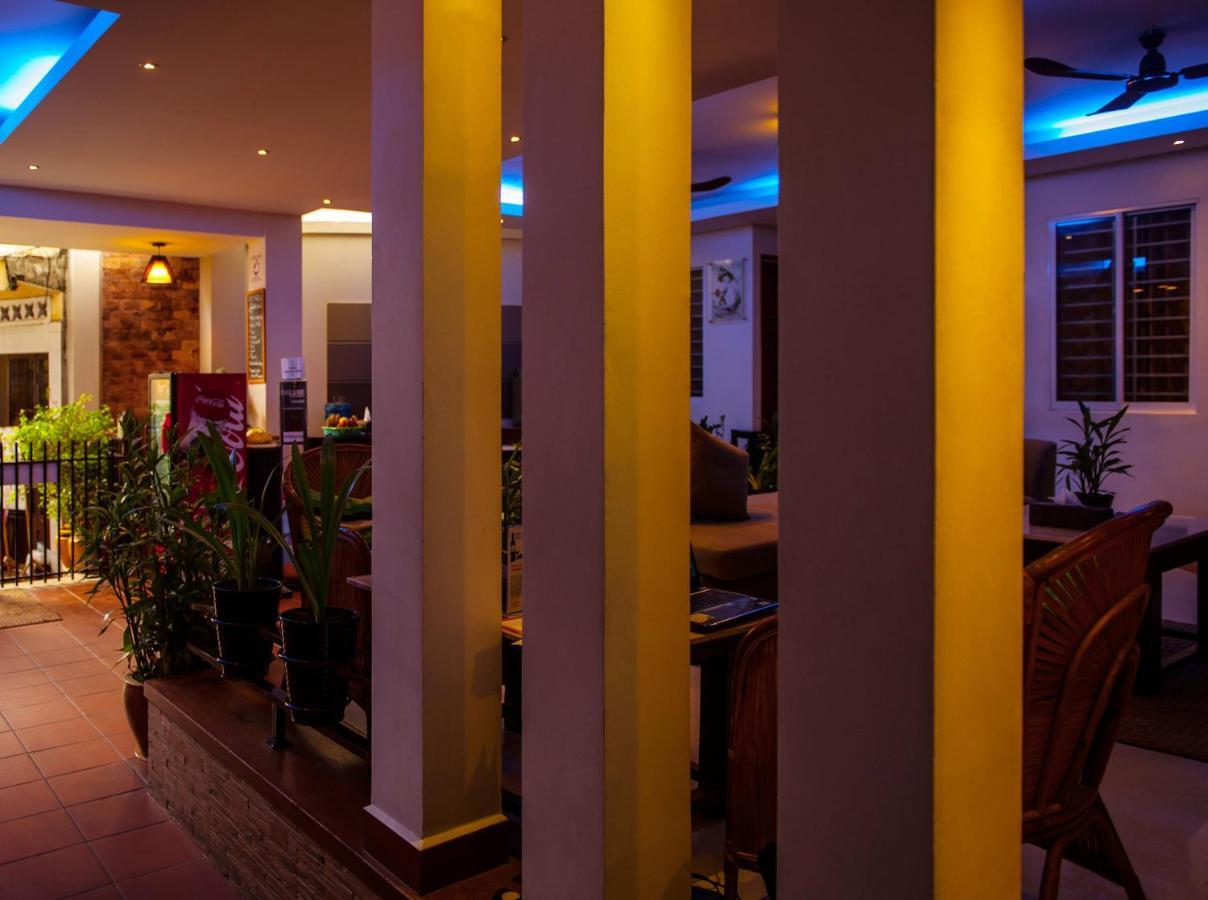 One Up - Banana Hotel Phnom Penh Exterior foto