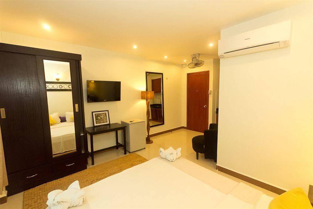 One Up - Banana Hotel Phnom Penh Exterior foto